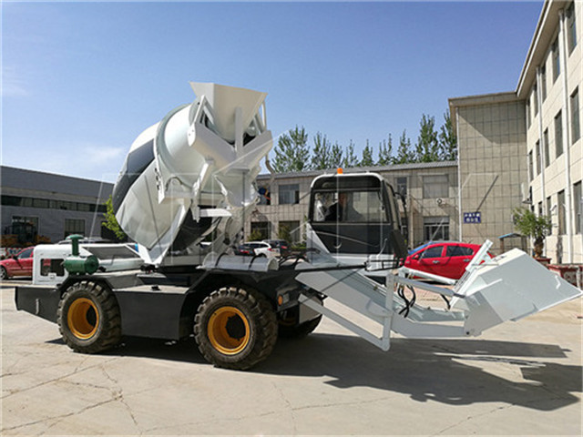 Self Loading Concrete Mixer buy